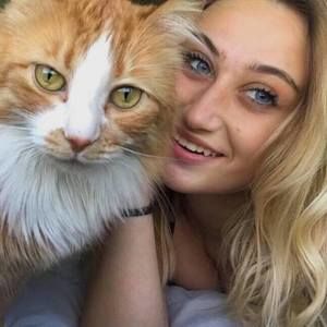 Meet your Posher, Jessica